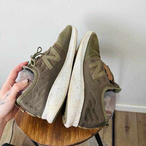 New Balance Brown Fuelcore Coast V4 Sneakers Men’s Size 10 - Picture 6 of 9